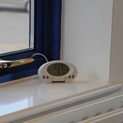 Silverline Indoor/Outdoor Thermometer -Silverline silverline indoor outdoor thermometer 3 38286 p